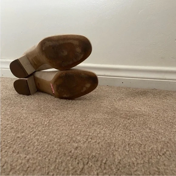 EVERLANE The Italian Leather Day Heel Natural Suede